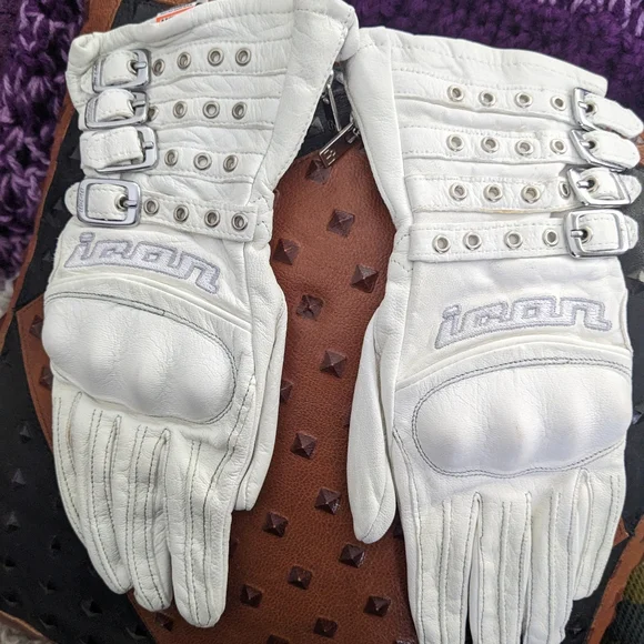 Icon Women's White Leather Gloves - Picture 6 of 6